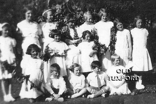 School Queen Elsie Sanderson and attendants - 1934