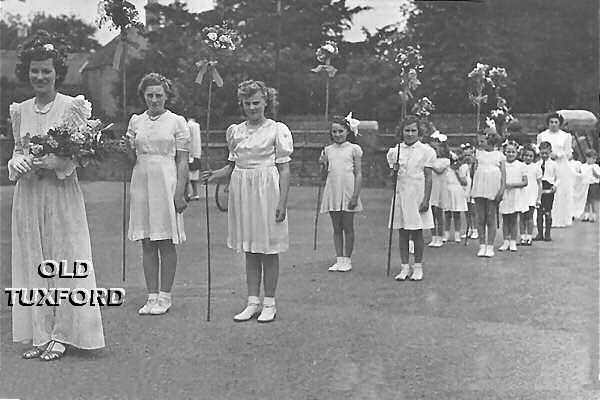 Mary Scrivener and attendants - 1945