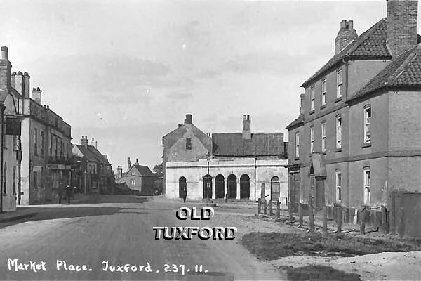 Chain fence before the petrol pumps arrived